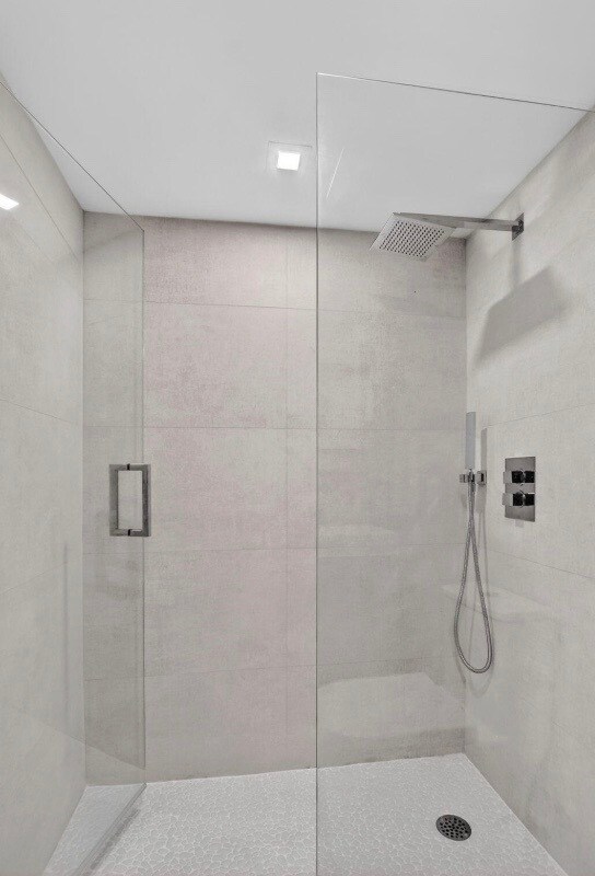 Foto del edificio - 7835 Lakeside Blvd