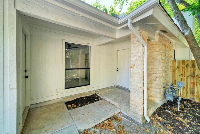 Building Photo - 12810 Tomanet Trail