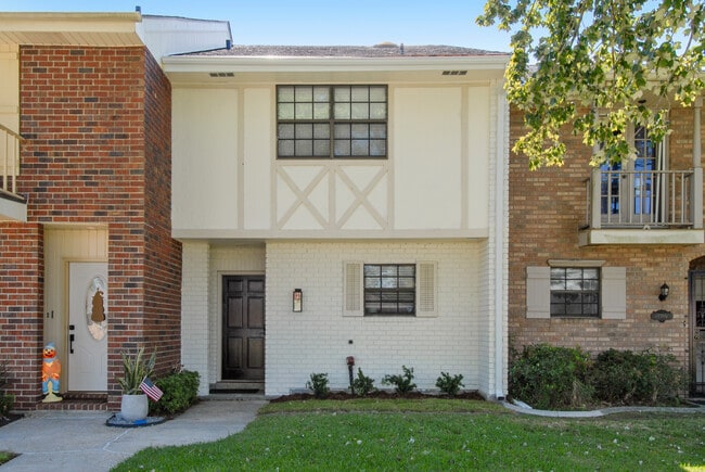 Building Photo - 4502 Park Dr N