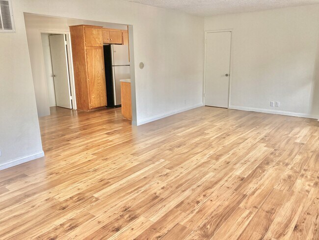 Foto del edificio - 4254 W 5th St