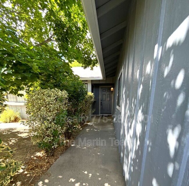 Foto del edificio - 5311 Coit Dr