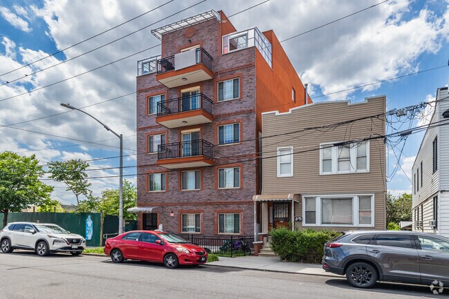 Building Photo - 2556 97th St