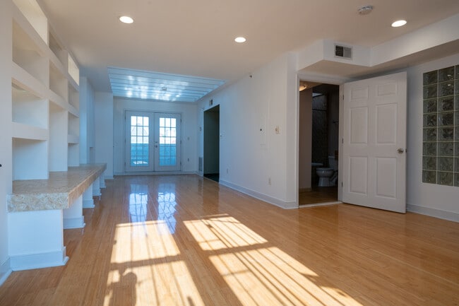 Photo - 1123 5th St NW Apartment