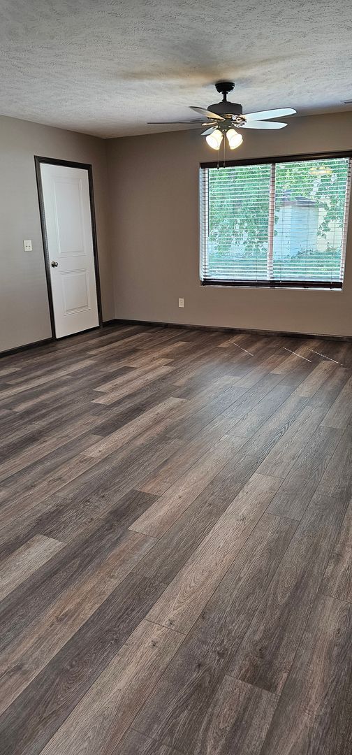 Building Photo - 816 Phoenix Ct