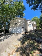 Building Photo - 523 Farmingdale Rd SE