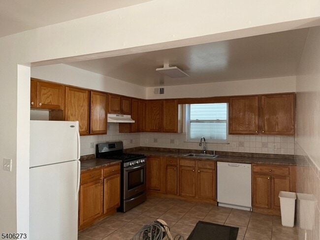 Building Photo - 538 S 11th St