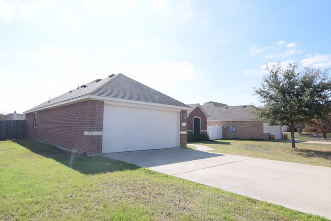 Foto del edificio - 2704 Bacon Ranch Rd