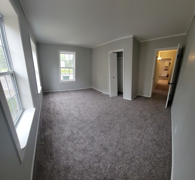 313 Kettle Moraine Dr S, Slinger, WI 53086 Townhome Rentals in