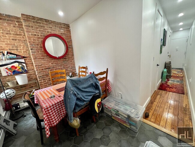 Building Photo - 2BR In the Heart Of Bushwick East Williams...