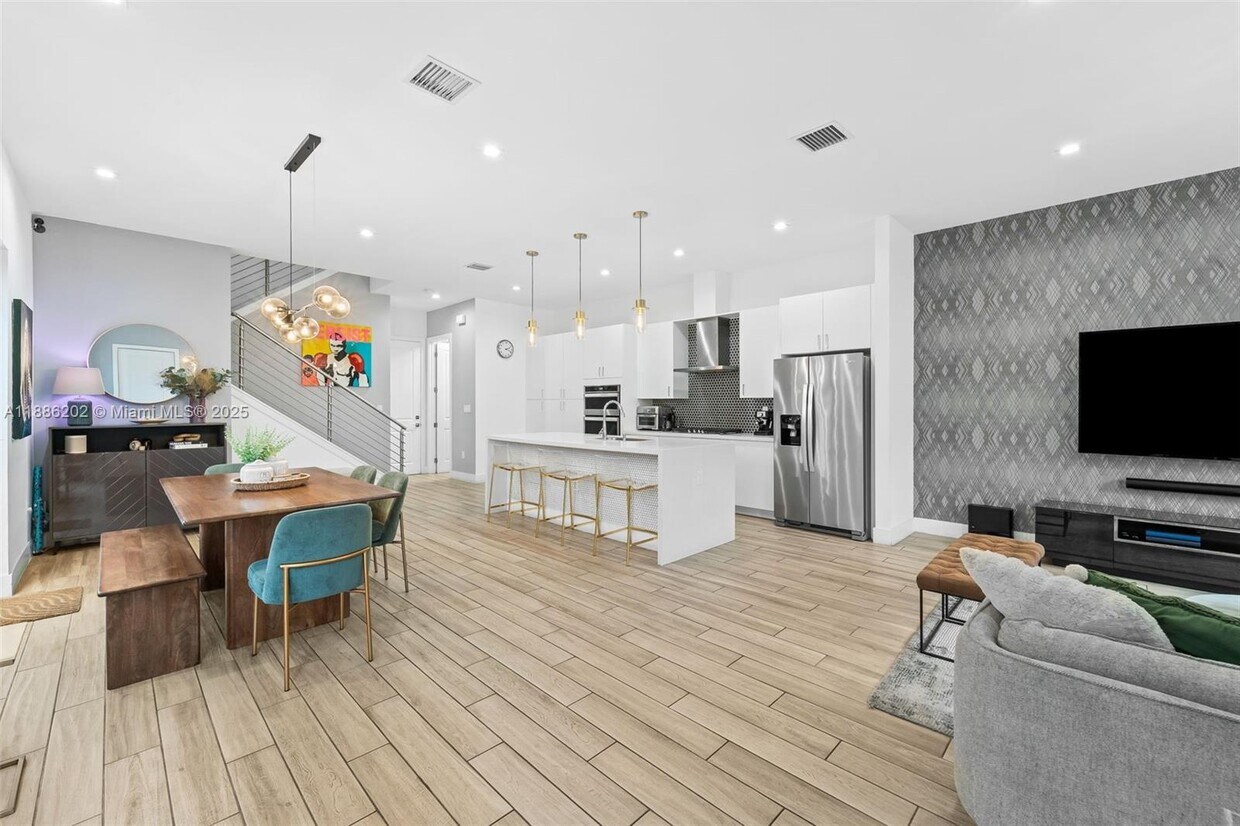 Foto principal - 4420 NW 81st Ave