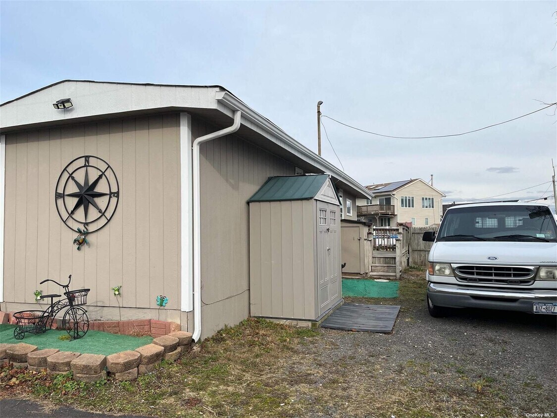 3525 Bay Pl, Seaford, NY 11783 House Rental in Seaford, NY