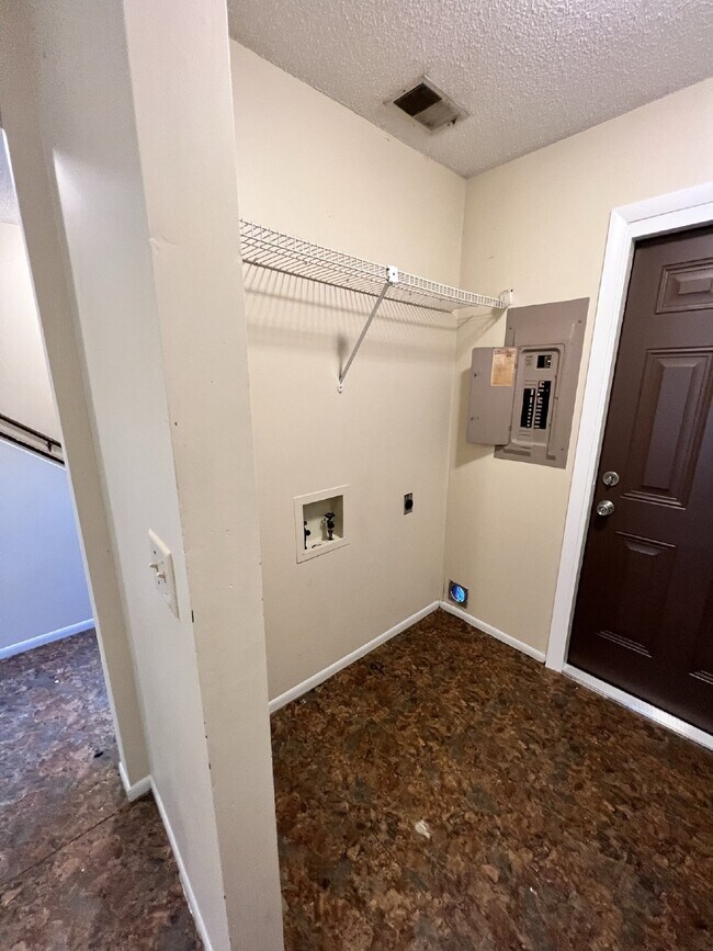 Foto del edificio - Townhouse For Rent