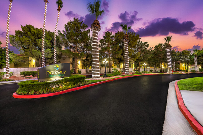 Building Photo - Parkway Townhomes