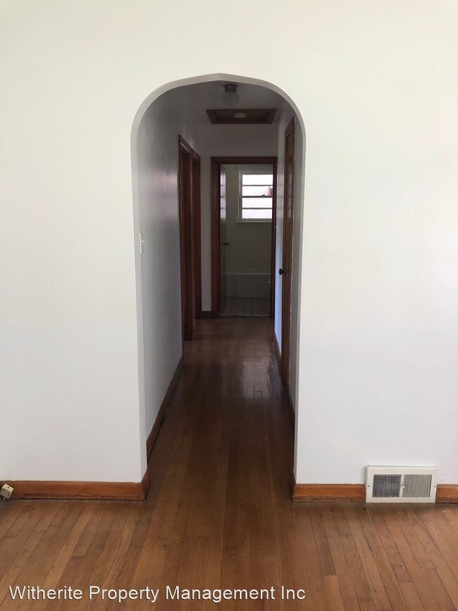 Building Photo - 3 br, 1 bath House - 209 Burnside Street