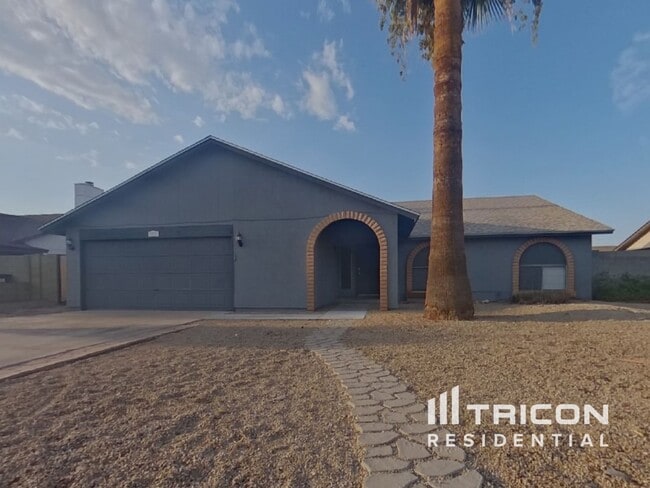 Building Photo - 7937 W Windrose Dr