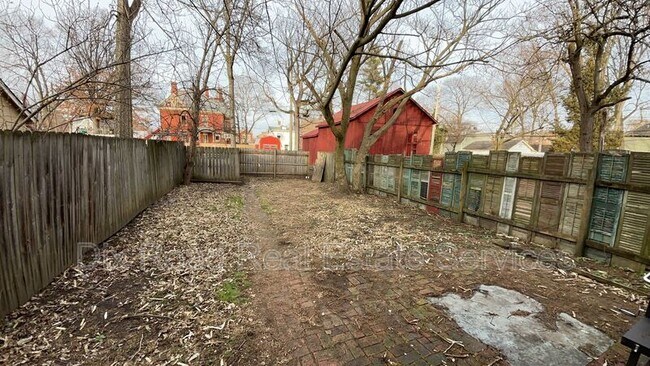 Foto del edificio - 808 Campbell Ave