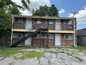 Building Photo - 1405 2nd St