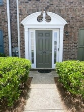 Building Photo - 2858 Parkway Close