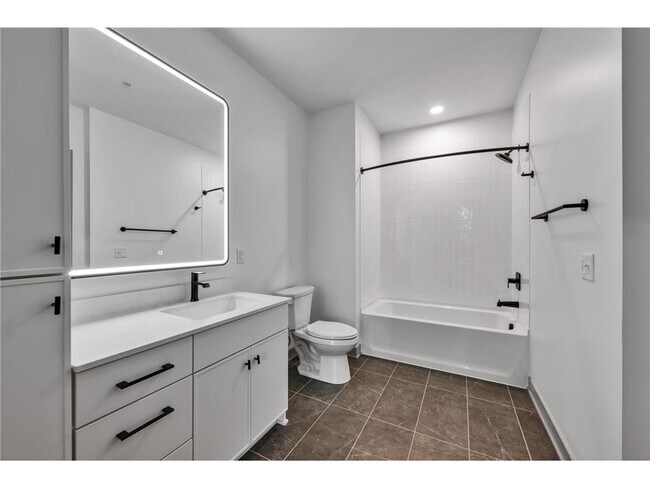 Foto del edificio - 640 Wisconsin Ave N