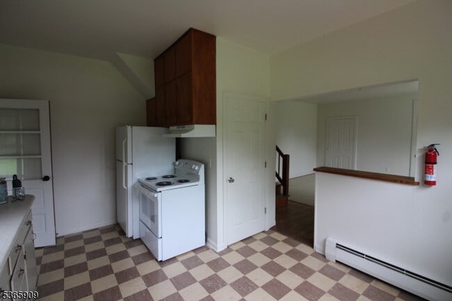 Building Photo - 471 Milford Warren Glen Rd
