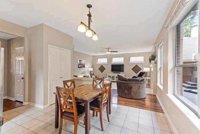 Foto del edificio - 14618 Oxwick Cir