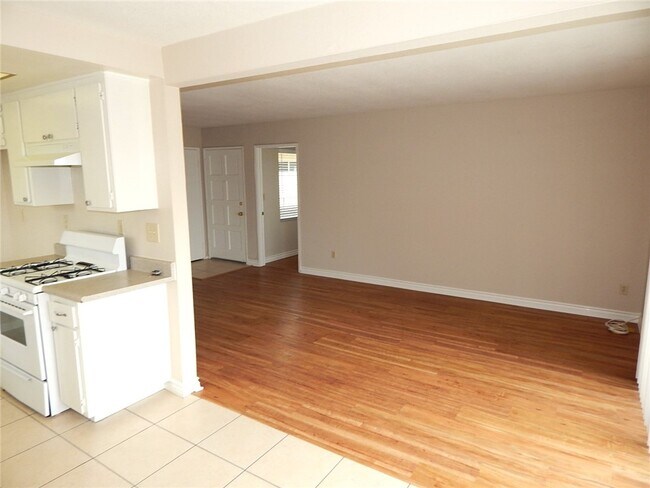 Building Photo - 16972 Hoskins Lane