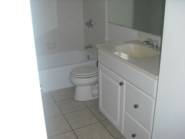 Foto del edificio - 2577 Rudder Ave