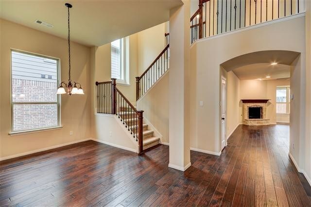 Foto del edificio - 1165 Crest Meadow Dr