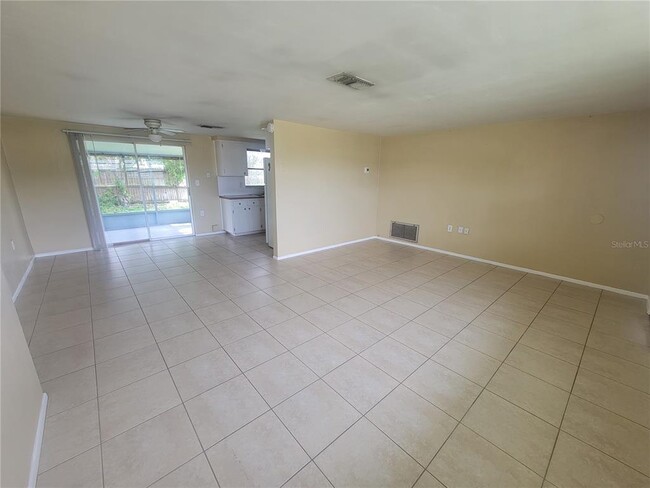 Building Photo - 5424 Shell Dr