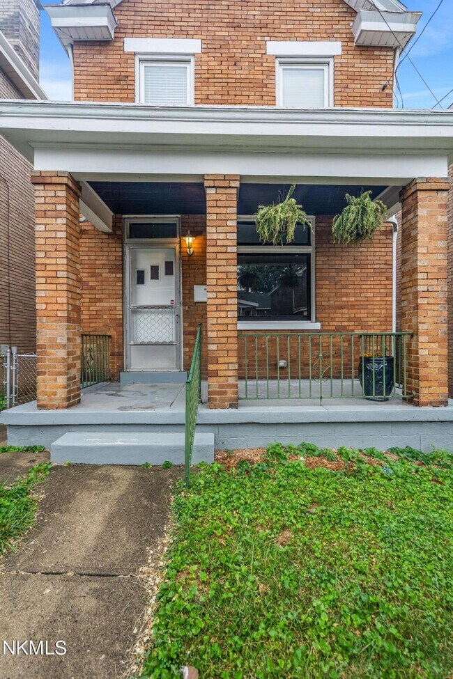 Foto del edificio - 210 Lafayette Ave