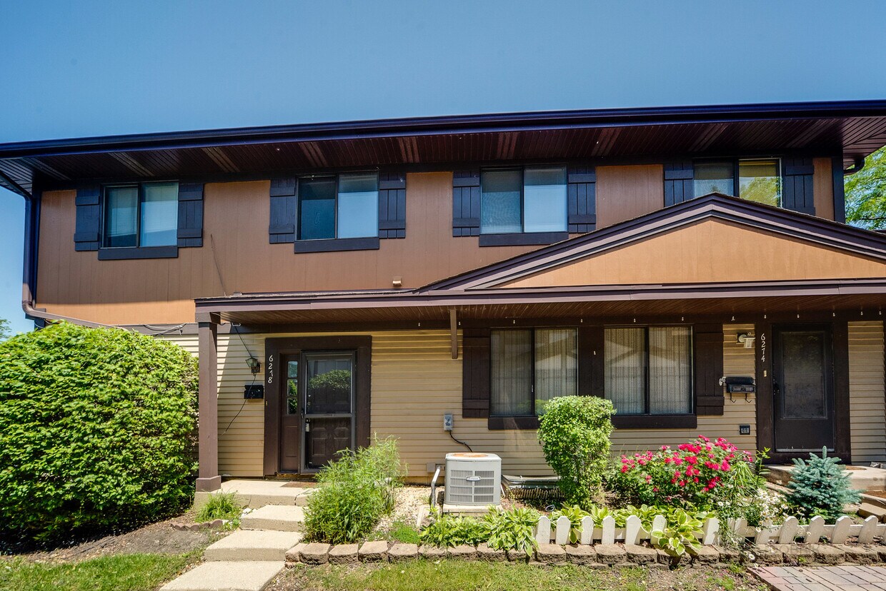 Foto principal - 6278 Kit Carson Dr