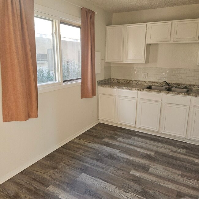 Building Photo - 8809 Etiwanda Ave