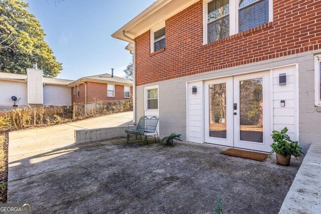 Building Photo - 1122 Elaine Dr