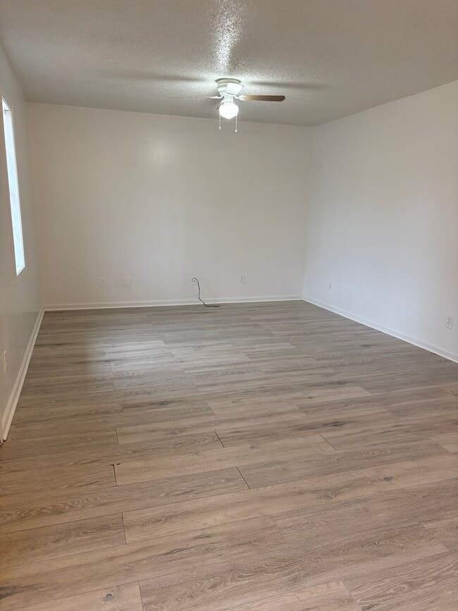 Building Photo - 2102 Clark St