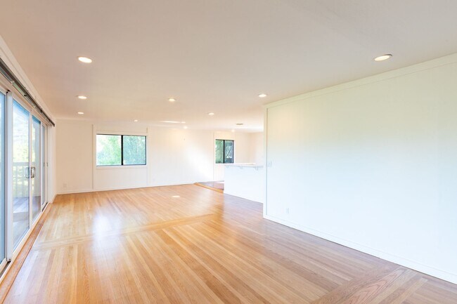 Building Photo - Legacy Property Management & Real Estate
