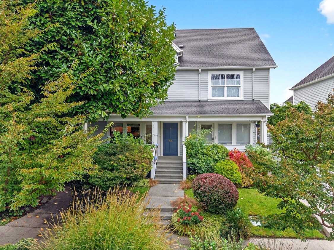 Charming Capital Hill Craftsman Home in Ideal Location! - Charming Capital Hill Craftsman Home in Ideal Location!