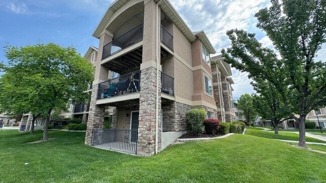 Building Photo - Beautiful 3 bedroom 2 bath in Pleasant Grove