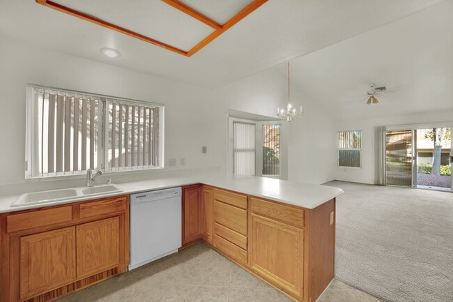 Foto del edificio - A Must See!!! Beautiful 2/2 home!!! Summerlin!!