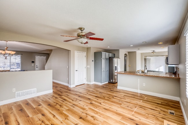 Foto del edificio - 6645 Fonder Dr