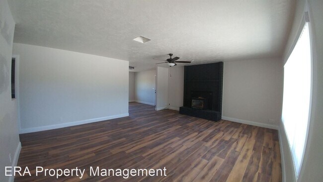 Foto del edificio - 2 br, 2 bath House - 16 W Center St., A