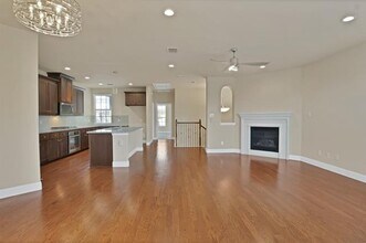 Building Photo - 2665 Villa Di Lago Dr