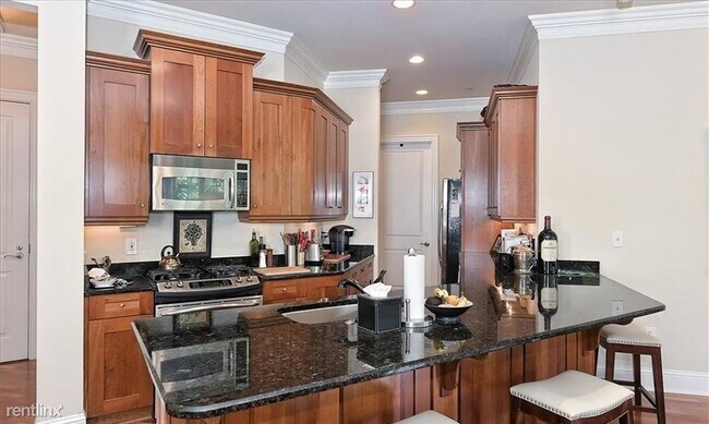 Building Photo - 1 br, 1 bath Condo - 626 Queens Rd
