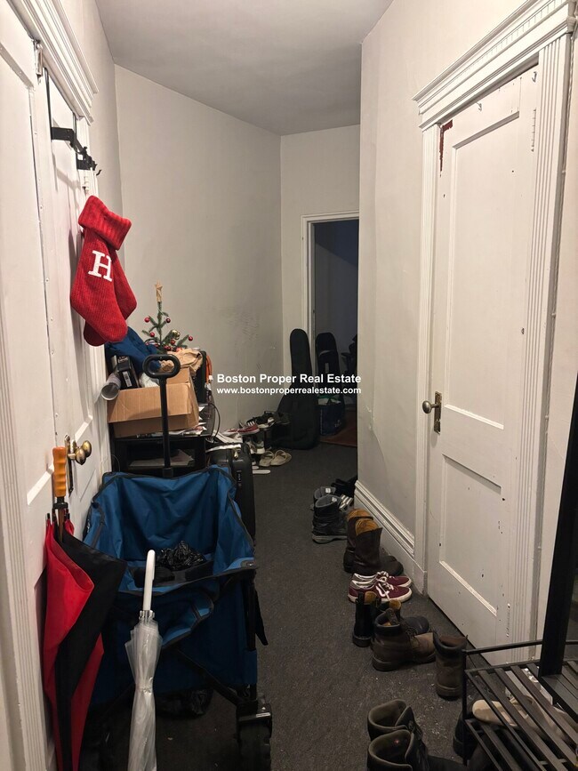 Building Photo - 80 Fenway St