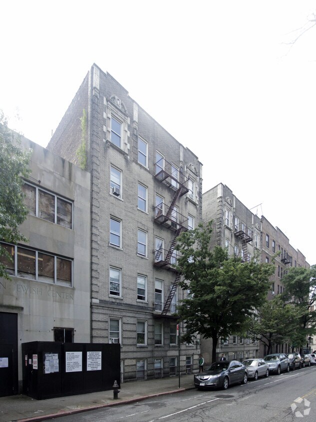 Exterior - 514-522 Broadway