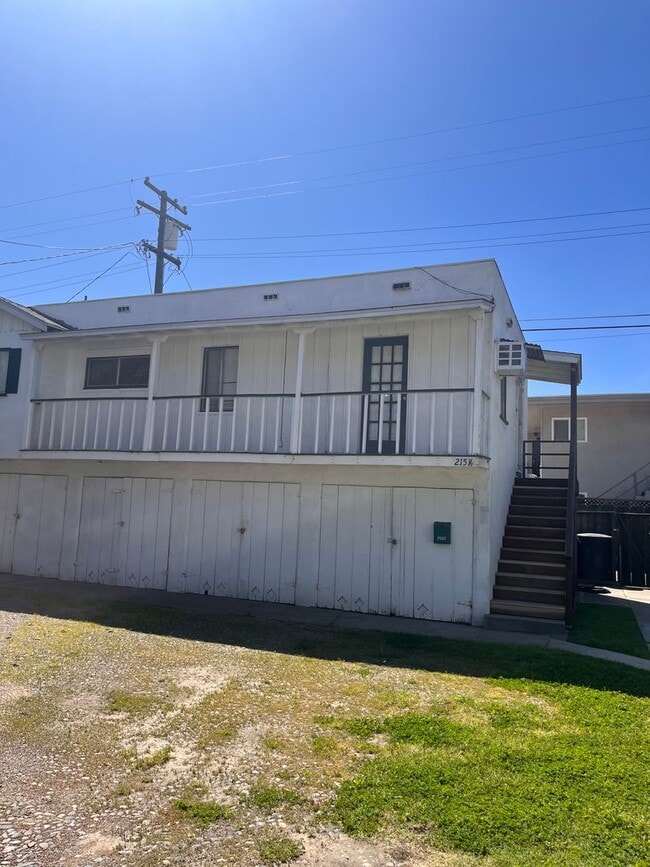 Building Photo - AVAILABLE NOW!! Delightful 1 bedroom, 1 ba...