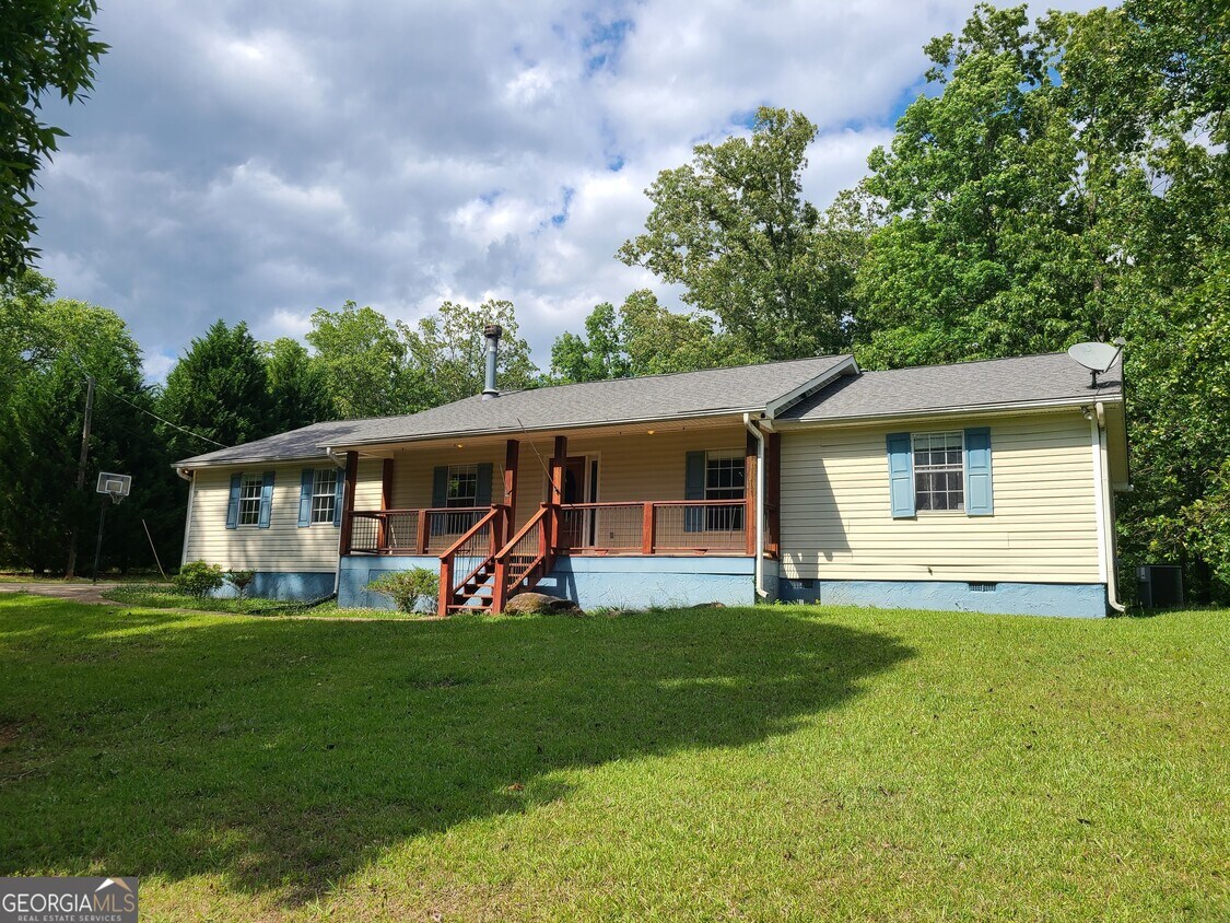 Foto principal - 673 Newton Rd