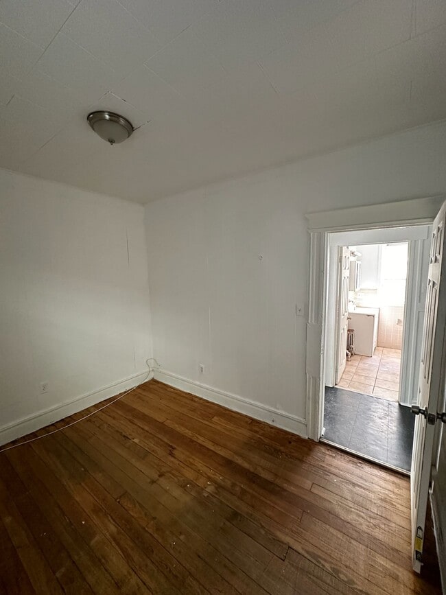 Building Photo - 309 Ellis Ave