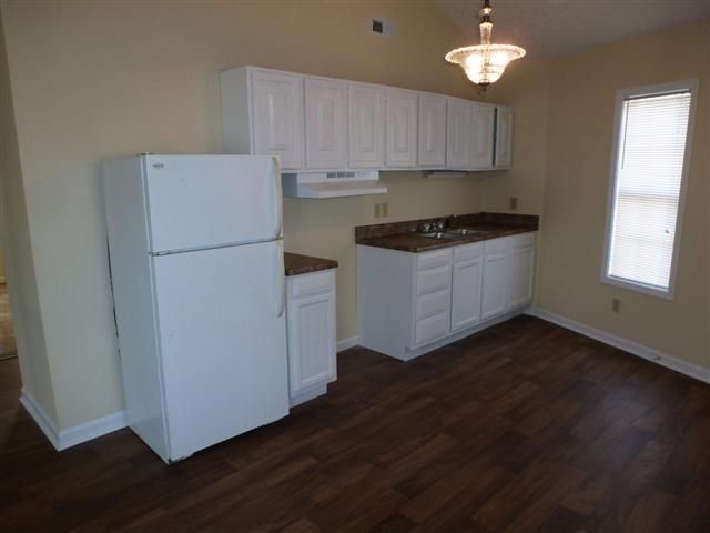 Building Photo - 380 Creekwood Ct
