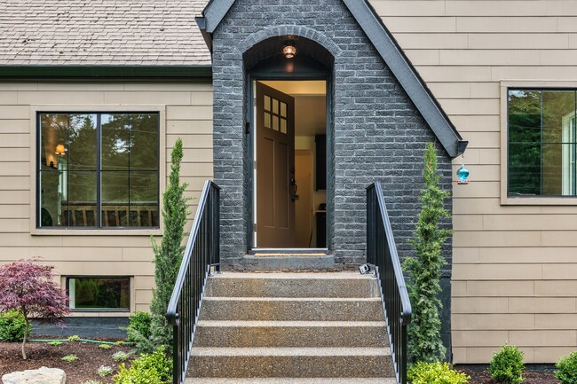 Building Photo - 2525 NE Everett St