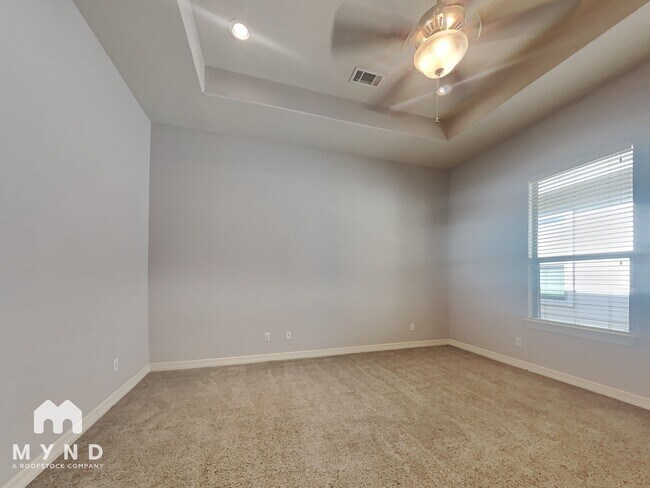 Building Photo - 3838 Center St